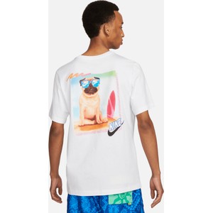 T-shirt Nike z nadrukiem z krótkim rękawem w młodzieżowym stylu