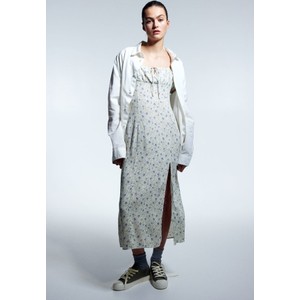 Sukienka H & M prosta z dekoltem w karo z tkaniny
