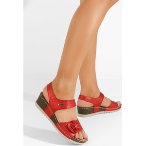 Czerwone sandały Zapatos na niskim obcasie w stylu casual na koturnie