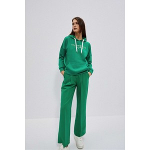 Zielona bluza Moodo.pl z kapturem w stylu casual