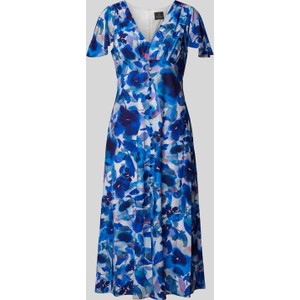 Niebieska sukienka Adrianna Papell midi z krótkim rękawem z dekoltem w kształcie litery v