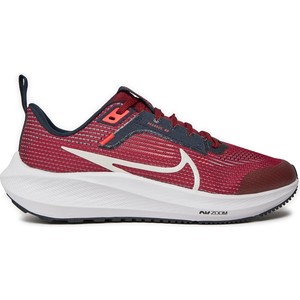 Czerwone buty sportowe Nike zoom w sportowym stylu