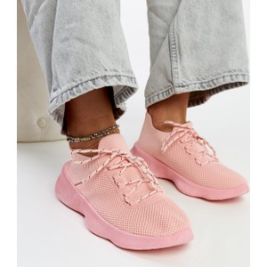 Różowe buty sportowe Gemre z płaską podeszwą w sportowym stylu sznurowane