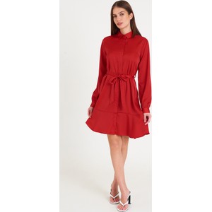 Czerwona sukienka Gate z długim rękawem mini w stylu casual