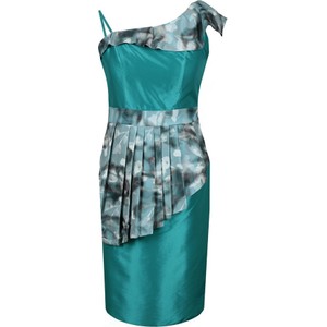 Sukienka Fokus z asymetrycznym dekoltem asymetryczna z tkaniny
