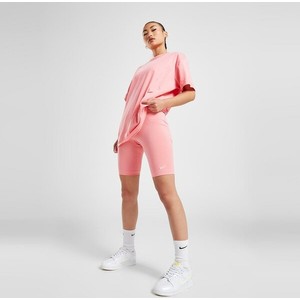 Różowe szorty Nike w sportowym stylu