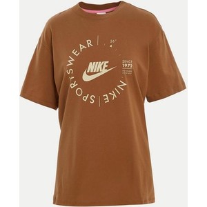 Brązowy t-shirt Nike z okrągłym dekoltem z krótkim rękawem