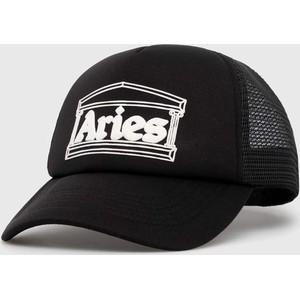 Czarna czapka Aries
