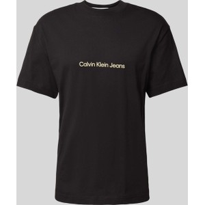 T-shirt Calvin Klein w młodzieżowym stylu z bawełny z krótkim rękawem