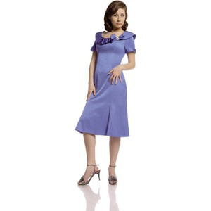 Fioletowa sukienka Fokus z krótkim rękawem dla puszystych