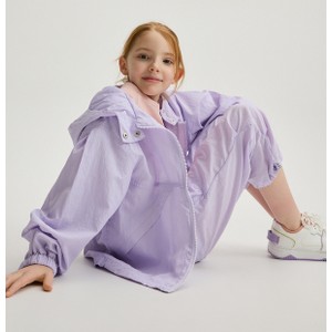Fioletowa kurtka dziecięca Reserved z tkaniny