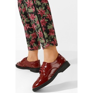 Czerwone półbuty Zapatos sznurowane z płaską podeszwą