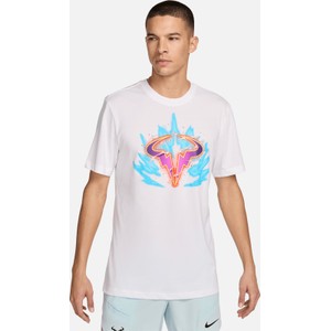 T-shirt Nike w młodzieżowym stylu z nadrukiem