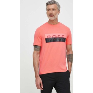 Różowy t-shirt Hugo Boss w młodzieżowym stylu z krótkim rękawem