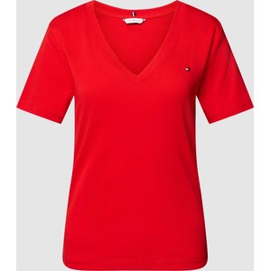 Czerwony t-shirt Tommy Hilfiger z krótkim rękawem z dekoltem w kształcie litery v z bawełny