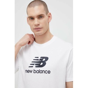 T-shirt New Balance w sportowym stylu z bawełny
