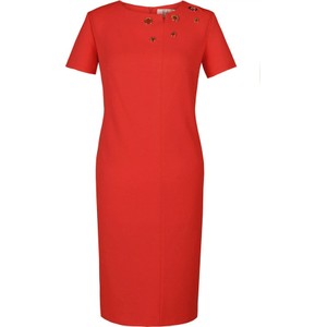 Czerwona sukienka Fokus z krótkim rękawem mini z okrągłym dekoltem