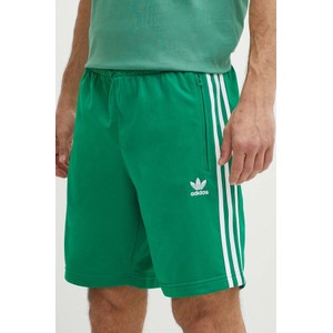 Zielone spodenki Adidas Originals w sportowym stylu