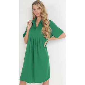 Zielona sukienka born2be mini z krótkim rękawem z dekoltem w kształcie litery v