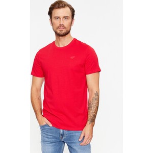 Czerwony t-shirt 4F w sportowym stylu z krótkim rękawem