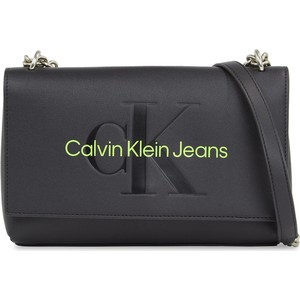 Torebka Calvin Klein średnia przez ramię w młodzieżowym stylu