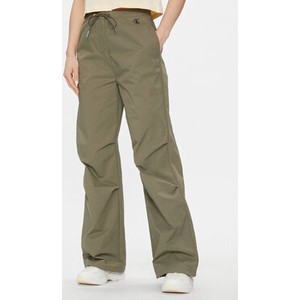 Zielone spodnie Calvin Klein w militarnym stylu