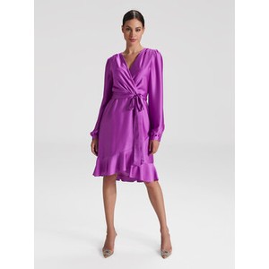 Fioletowa sukienka Swing z długim rękawem z dekoltem w kształcie litery v