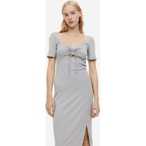 Sukienka H & M z dekoltem w kształcie litery v z długim rękawem bodycon