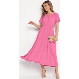 Różowa sukienka born2be w stylu klasycznym