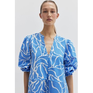 Niebieska sukienka H & M z tkaniny z dekoltem w kształcie litery v