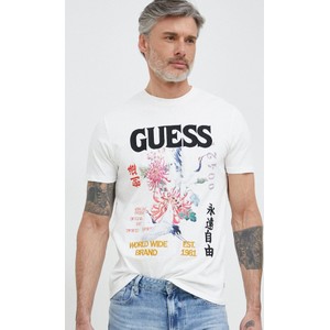 T-shirt Guess z nadrukiem w młodzieżowym stylu z bawełny