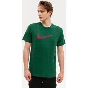 Zielony t-shirt Nike w sportowym stylu z krótkim rękawem