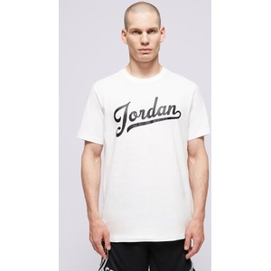 T-shirt Jordan w street stylu