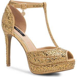 Złote sandały Nine West z klamrami w stylu casual na szpilce