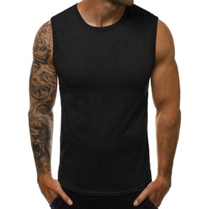 Czarny t-shirt Ozonee z krótkim rękawem w stylu casual z bawełny