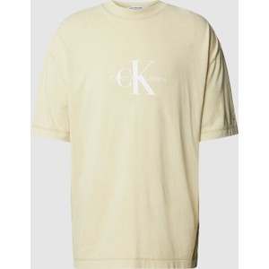 T-shirt Calvin Klein z nadrukiem z krótkim rękawem w młodzieżowym stylu