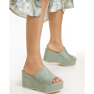 Zielone klapki Zapatos na platformie w stylu casual