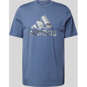T-shirt Adidas Sportswear w sportowym stylu z krótkim rękawem