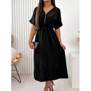 Czarna sukienka UBRA.PL z krótkim rękawem midi