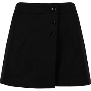 Czarne szorty ubierzsie.com w stylu casual z tkaniny