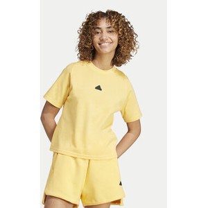 Żółty t-shirt Adidas z okrągłym dekoltem z krótkim rękawem w sportowym stylu