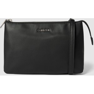 Czarna torebka Calvin Klein matowa z aplikacjami średnia