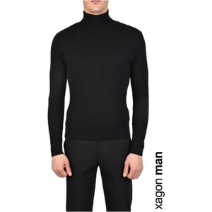 Czarny sweter ubierzsie.com z dzianiny w stylu casual