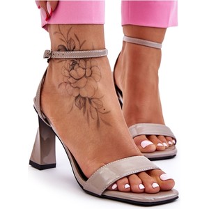 Różowe sandały S.Barski lakierowane