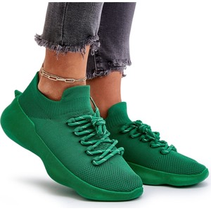 Zielone buty sportowe ButyModne z płaską podeszwą w sportowym stylu