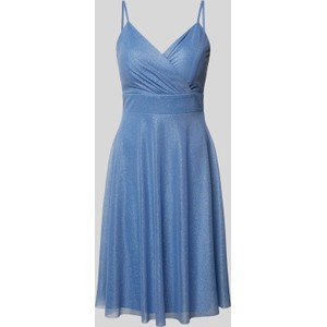Niebieska sukienka Troyden Collection z tiulu z dekoltem w kształcie litery v na ramiączkach