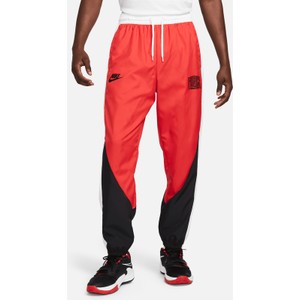 Czerwone spodnie Nike w sportowym stylu