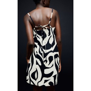 Sukienka H & M z tkaniny na ramiączkach prosta