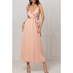 Różowa sukienka IVET z tkaniny na ramiączkach maxi