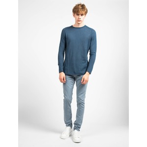 Niebieski sweter ubierzsie.com w stylu casual z okrągłym dekoltem